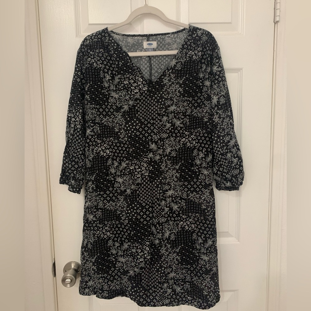 Old Navy V-Neck Flower Print Dress
